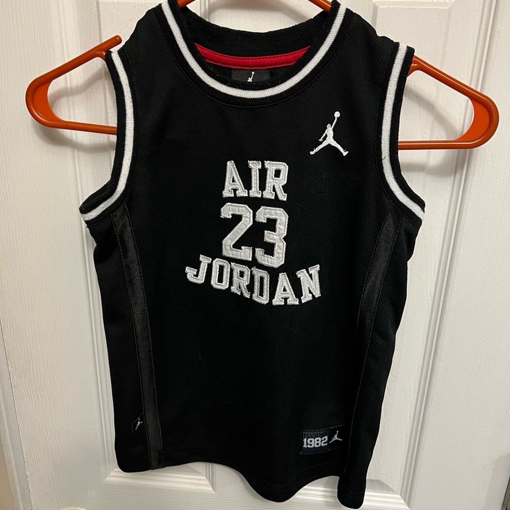 Michael Air Jordan Size 7 (6-7 year olds) #23 Black/White Basketball jersey